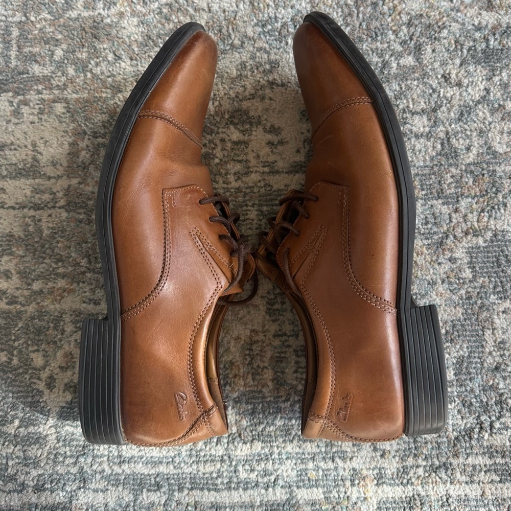 Clark's Men's Brown Leather Oxford cap dress shoes Whiddon size 11 US / 10 UK
